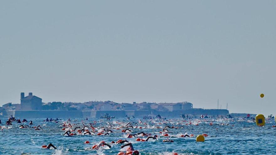 Este domingo se celebra la XXIX Travesía a Nado Tabarca-Santa Pola