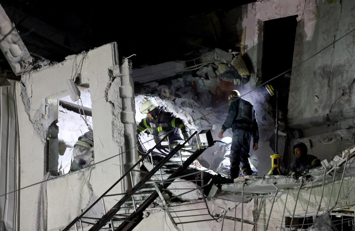 Nueve muertos y más de 20 heridos tras un bombardeo ruso en Sloviansk, en Donetsk.