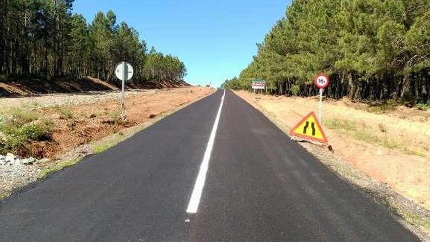 Carretera entre el cruce de la N-122 y San Mamed, arreglada.