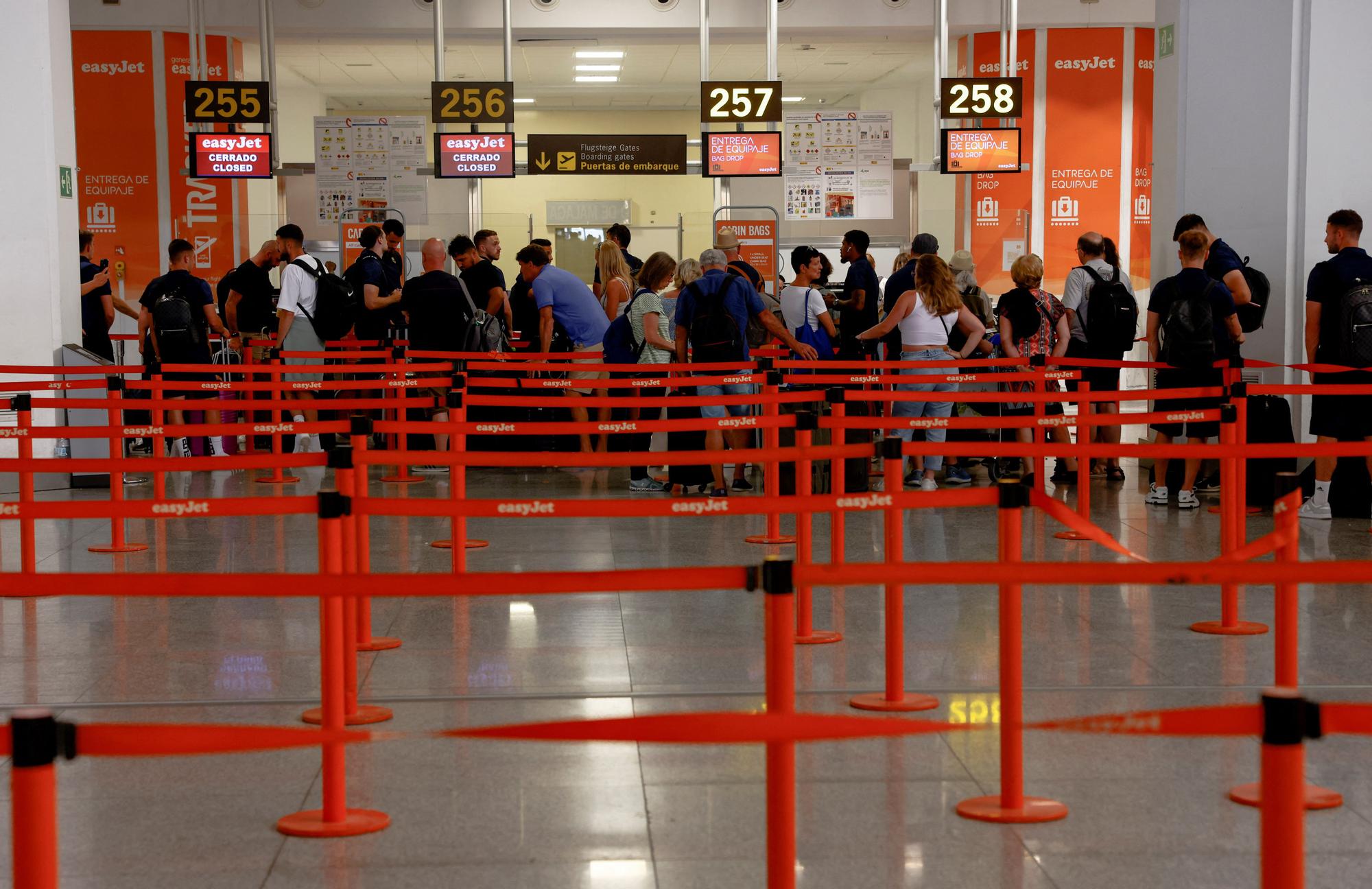 1 de julio en el aeropuerto de Málaga con huelga de tripulantes en Easyjet y Ryanair