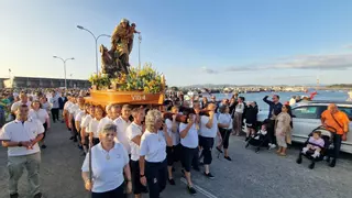 O Grove navega en su homenaje anual a la Virgen del Carmen, patrona de los marineros