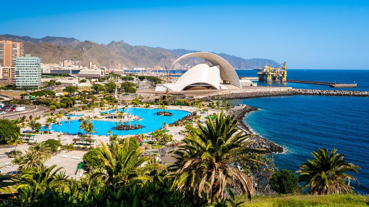 Santa Cruz de Tenerife es la principal ciudad de la isla