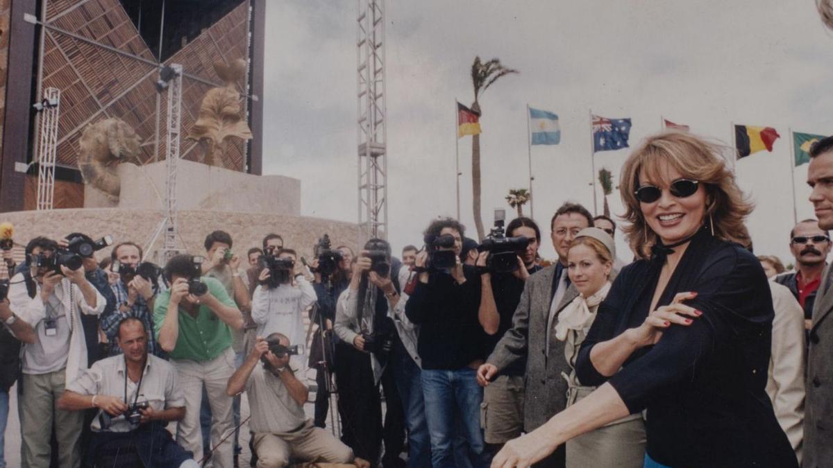 Sale a subasta el icónico biquini que Rachel Welch lució en Canarias en 'Hace un millón de años': este es el precio