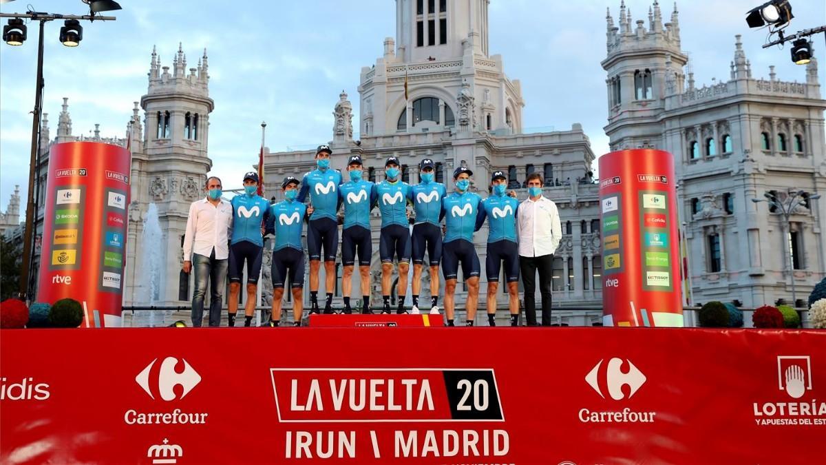 El equipo Movistar, en el podium como mejor Equipo de la 75 Vuelta a España