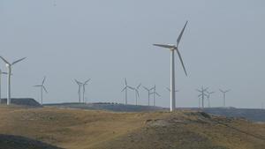 Archivo - Molinos, aerogeneradores, energía eólica.