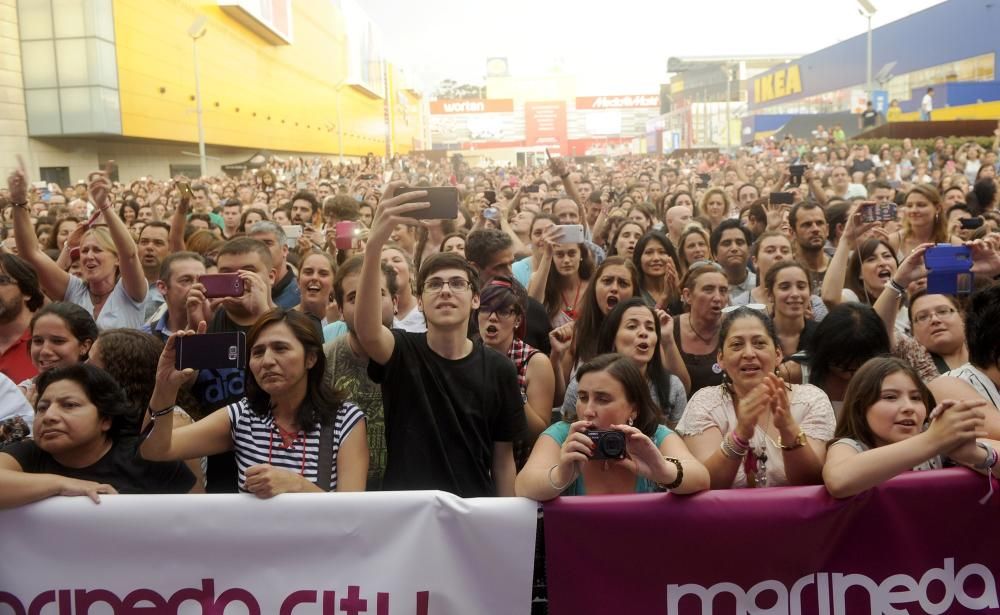 Hombres G da un concierto solidario en Marineda