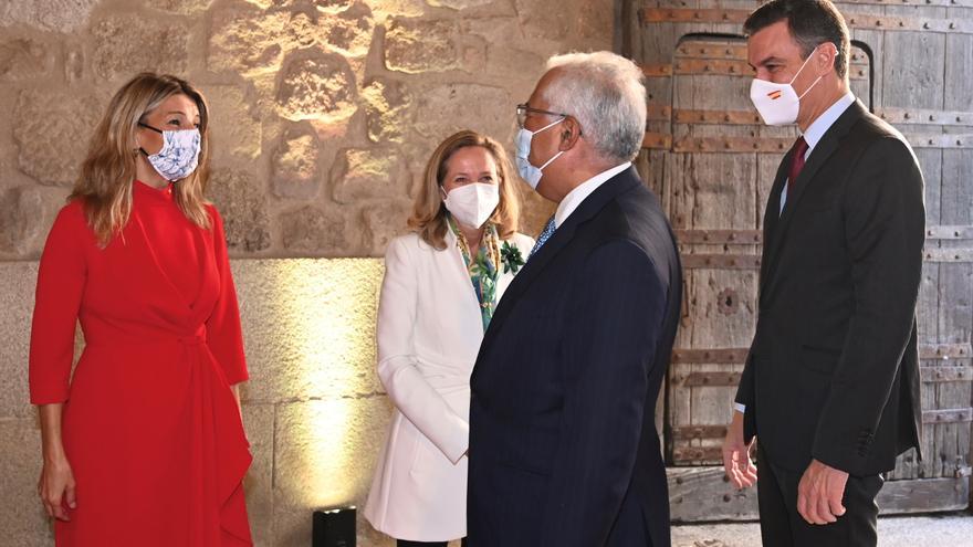 El presidente reúne a Calviño y Díaz para consensuar una posición de Gobierno respecto a la reforma laboral