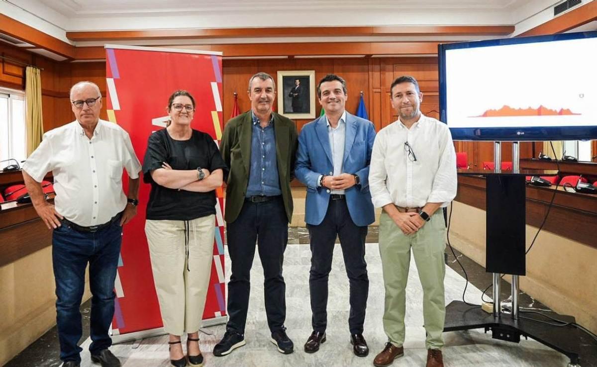 Asistentes a la presentación de la etapa cordobesa de la Vuelta a España.