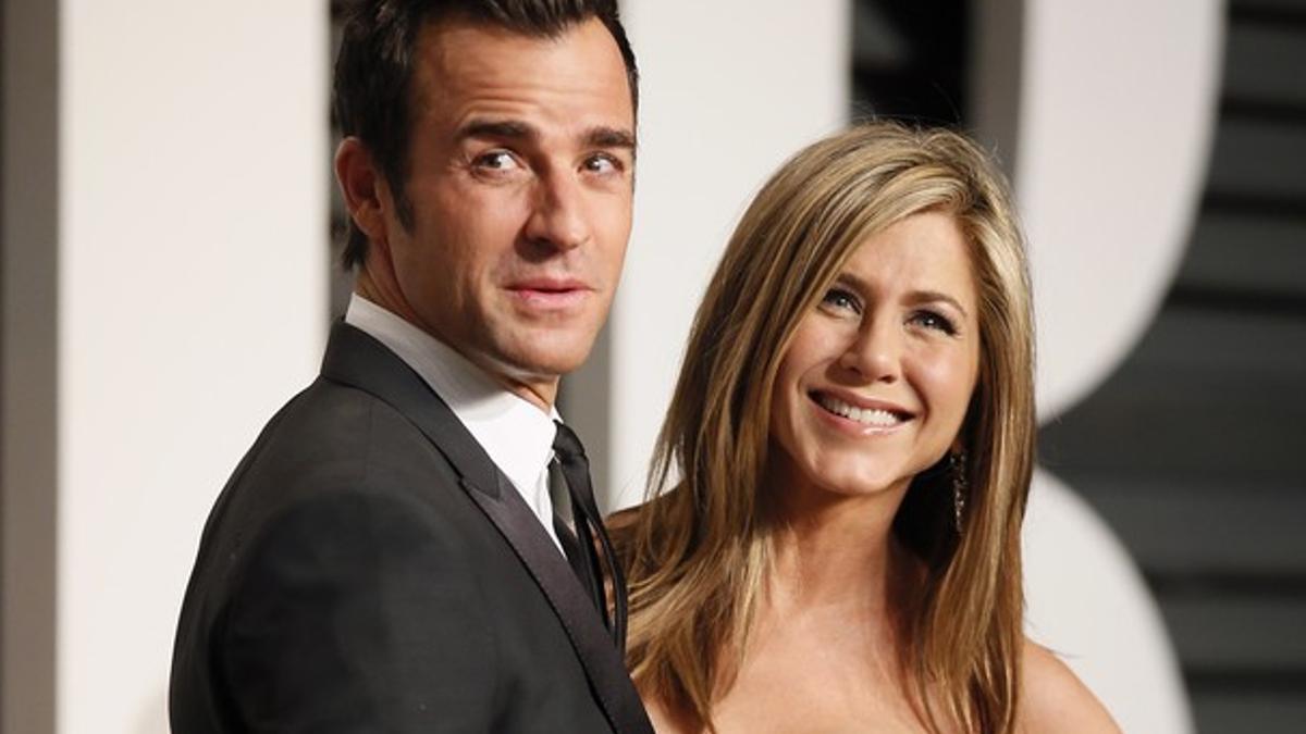 Jennifer Aniston and Justin Theroux arrive at the 2015 Vanity Fair Oscar Party in Beverly Hills