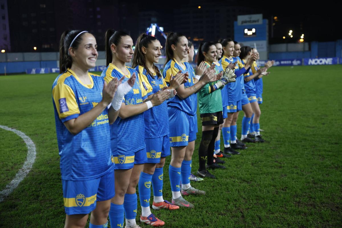 EN IMÁGENES: Así fue el debut de Asturias ante Navarra en un partido de fútbol femenino histórico en el Suárez Puerta