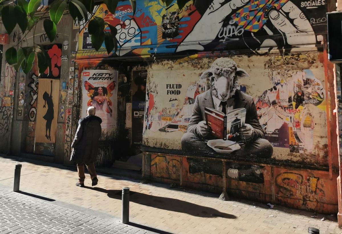 El mural realizado por Alberto León para promocionar el libro de Javier González Romero.