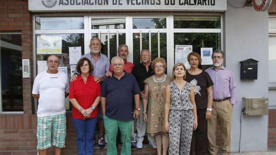 Directivos de la asociación de vecinos de O Calvario. // Alba Villar