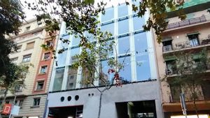 El centre cívic de la Sagrada Família estrena façana