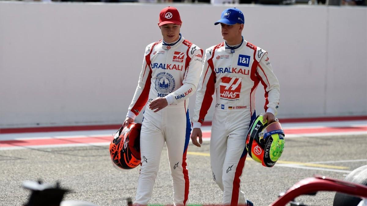 Mazepin (izquierda), Schumacher (derecha), en los test de Bahréin.