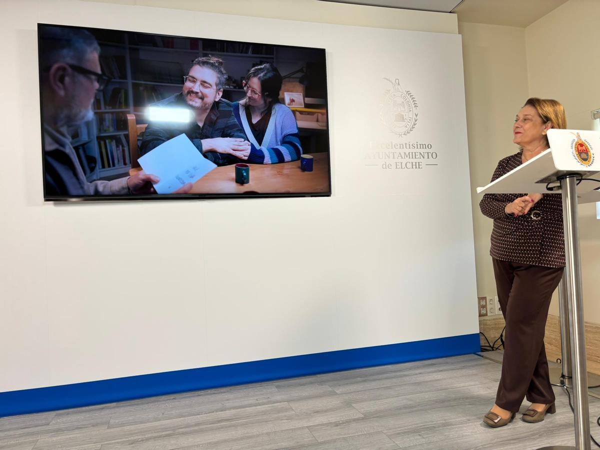 La campaña del Ayuntamiento de Elche difunde tres vídeos rodados en negocios de la ciudad para animar a celebrar el 19 de marzo