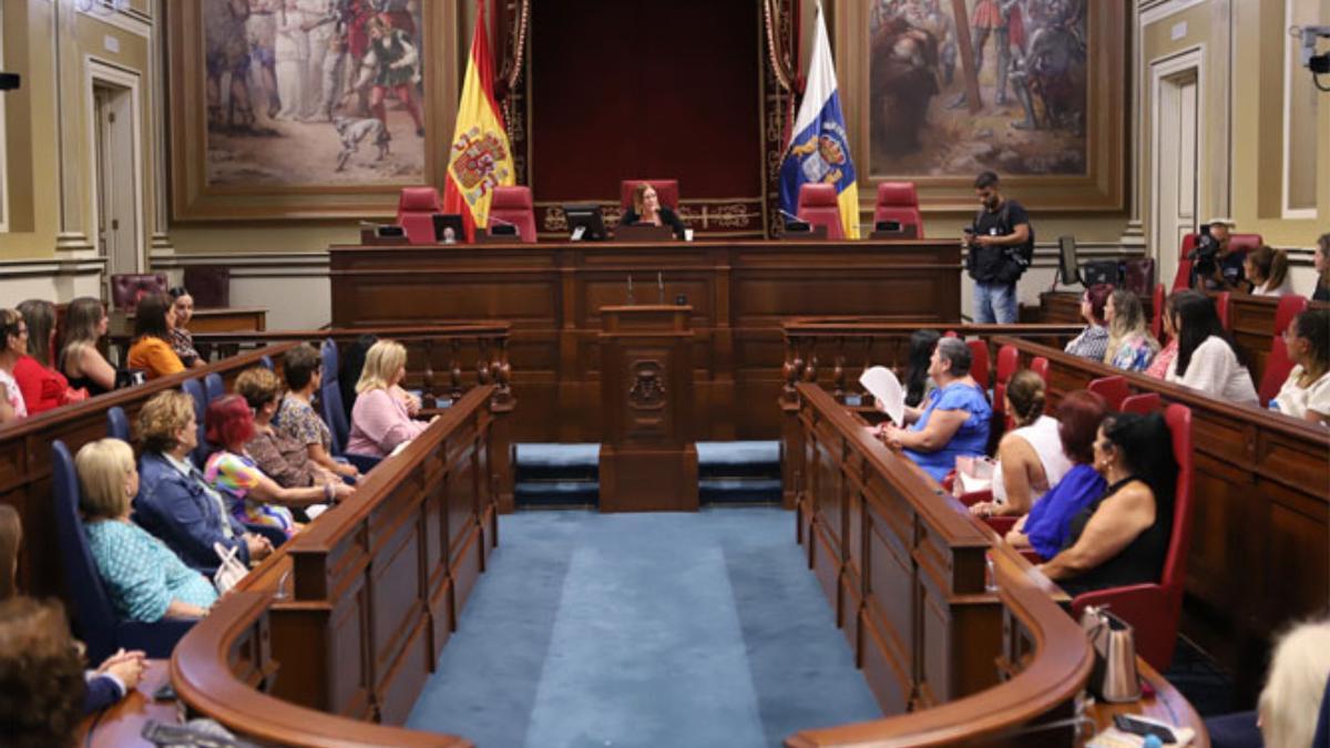 Astrid Pérez remite a las administraciones implicadas las demandas y propuestas de las ujeres rurales de Canarias