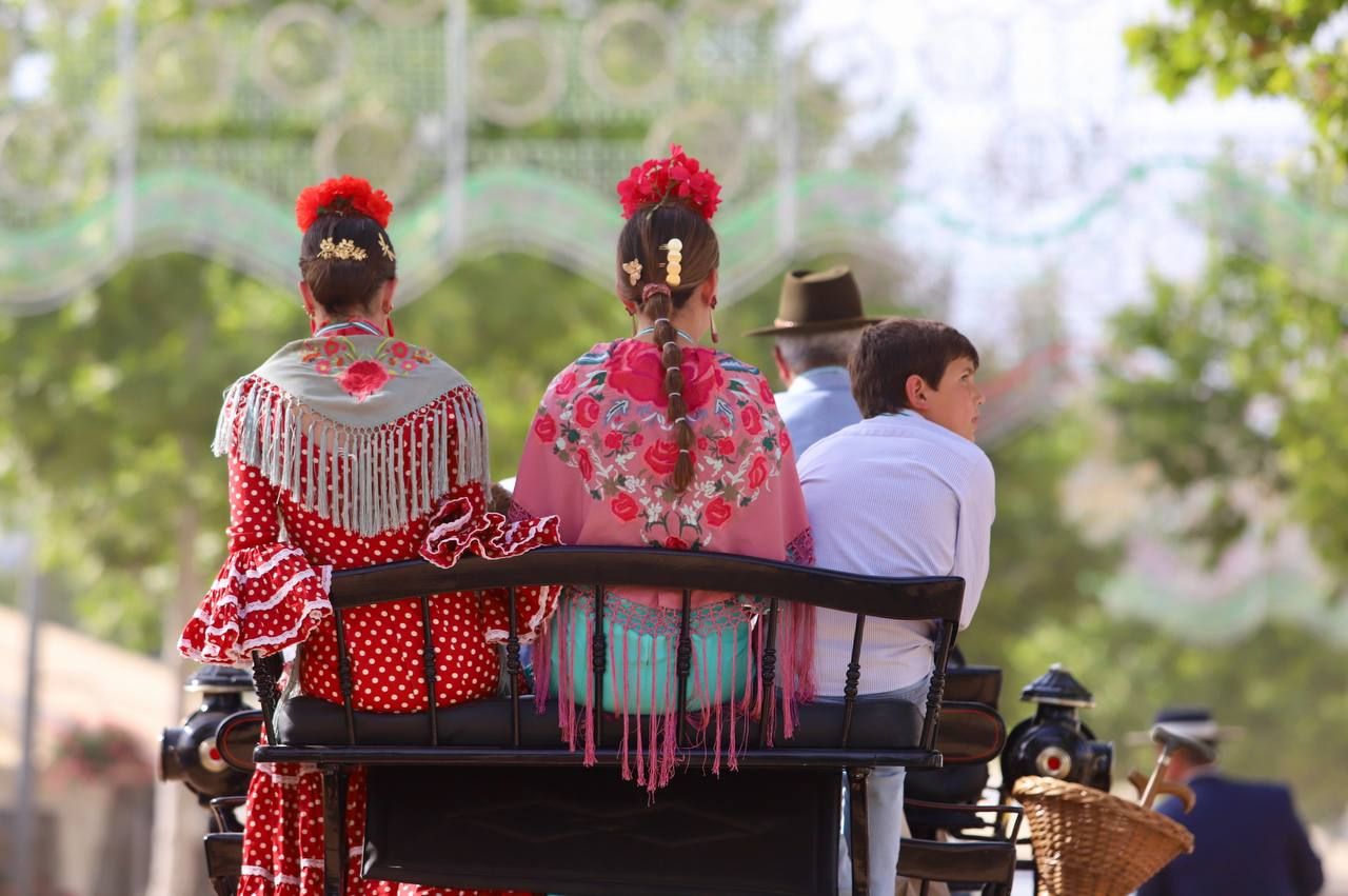 Caballistas y enganches se lucen el jueves de Feria