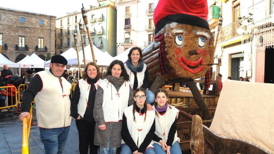 Santa Llúcia mostra un notable poder de convocatòria a la plaça Major