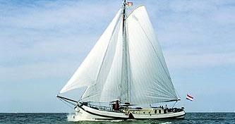 Alquila un velero en A BORDO para seguir de cerca la Copa América
