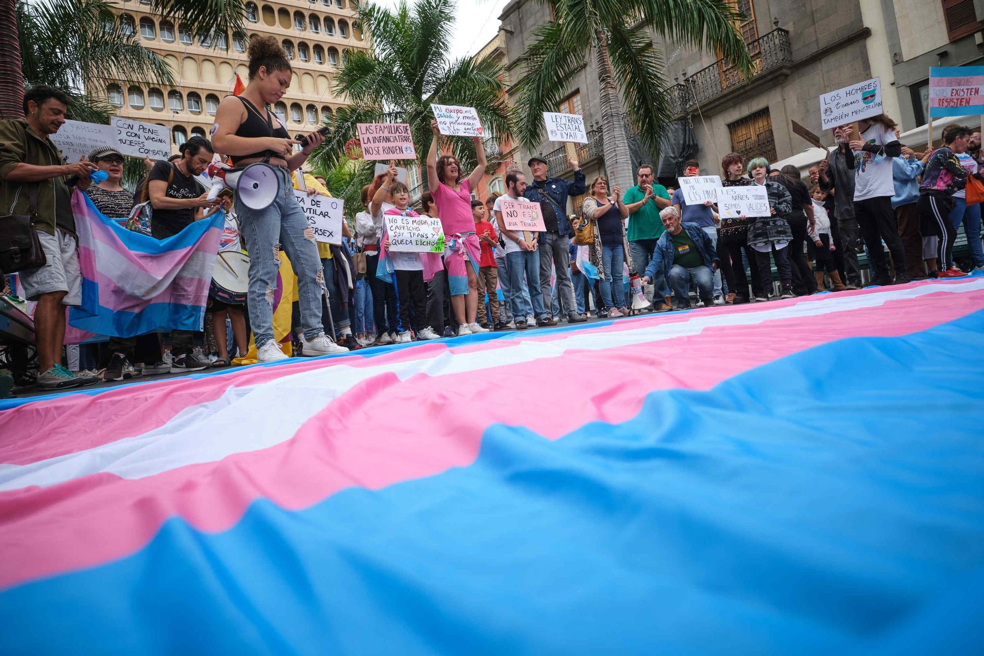 Concentración contra los recortes en las propuestas de Ley Trans en Santsa Cruz de Tenerife