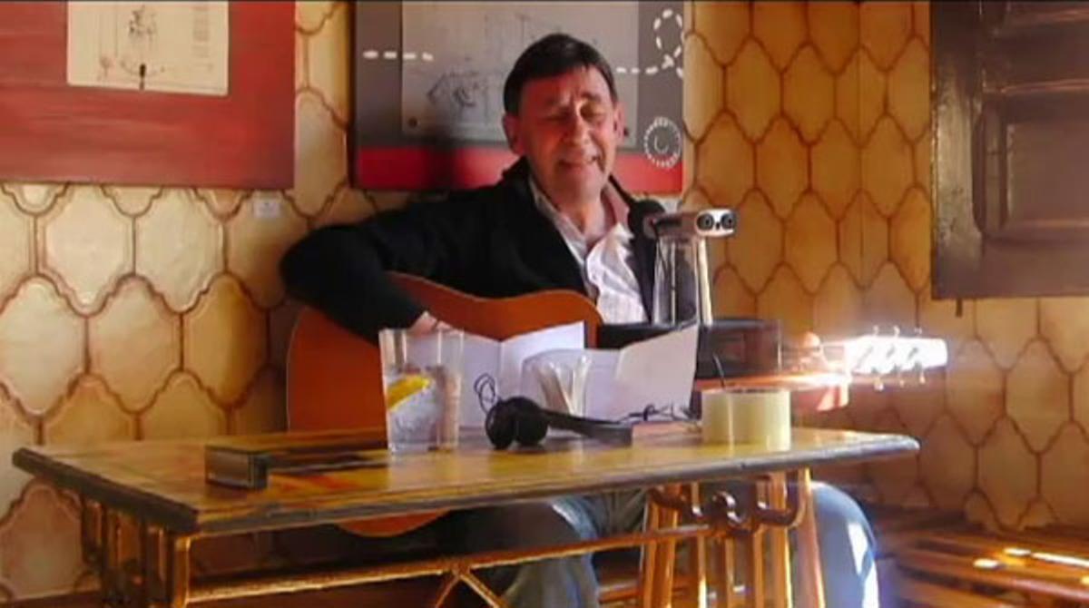 Joaquín Carbonell crea una cançó en homenatge al jubilat que es va suïcidar a Grècia