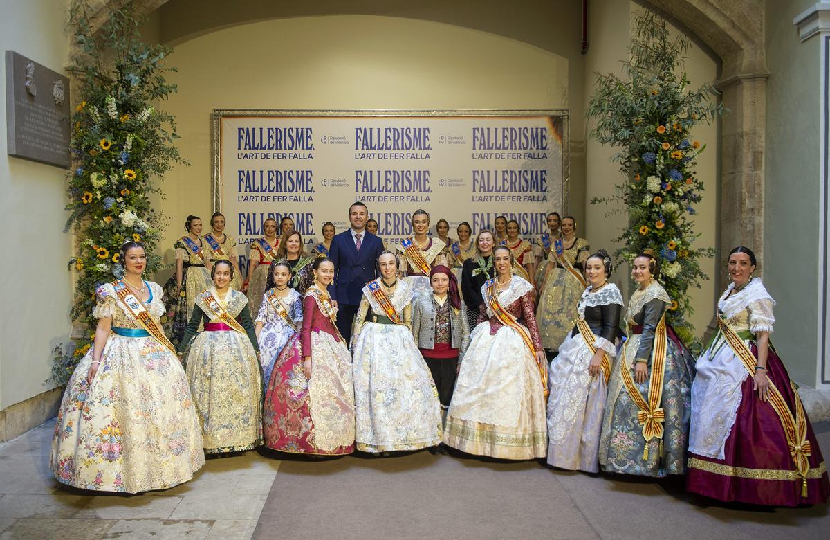 Falleras y falleros de Llíria