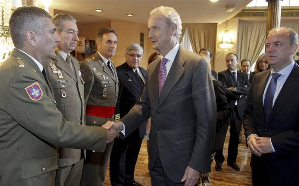 El ministro de Defensa ratifica el futuro del Cefot de Cáceres como centro de formación de tropa