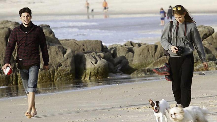 Imagen tomada el 16 de diciembre de 2015 en Samil: ese día Vigo alcanzó 20 grados. // Adrián Irago