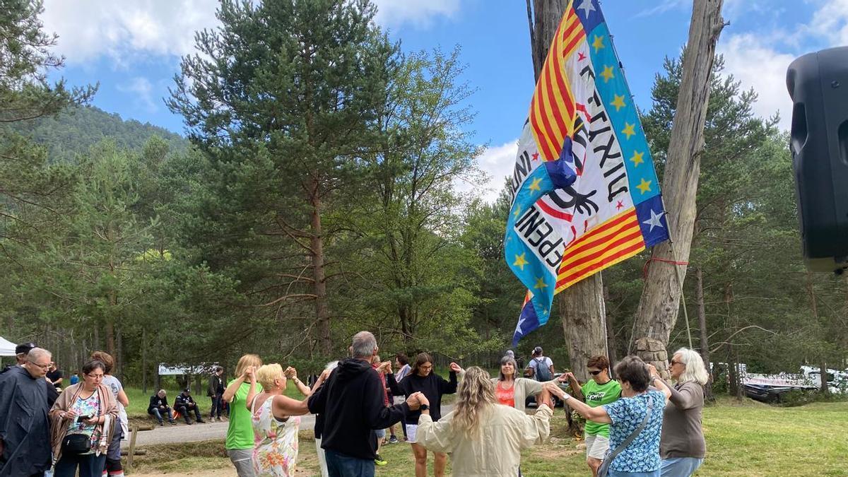 Les sardanes clouen l'aplec del Pi de les Tres Branques de Castellar del Riu