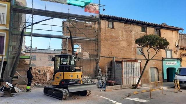 El hueco que quedó tras el derrumbe de la pared, ayer por la mañana. | SERVICIO ESPECIAL