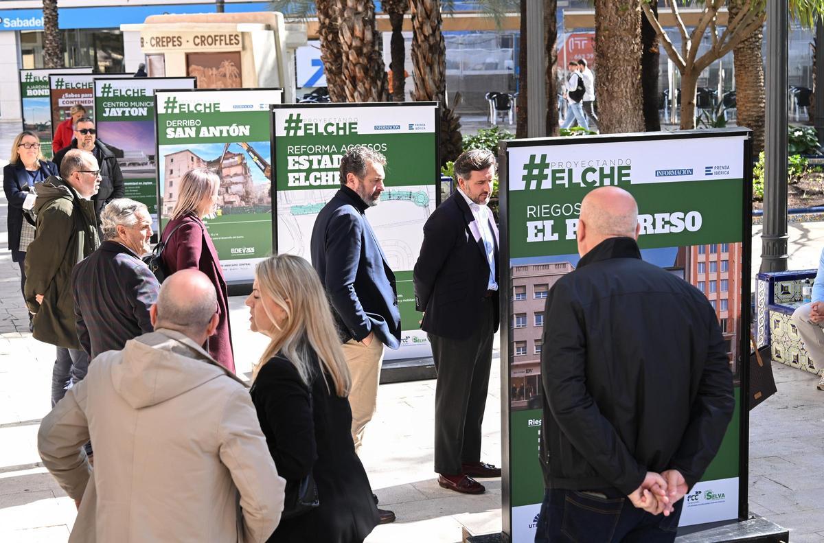 INFORMACIÓN inaugura en la Glorieta la exposición "Proyectando Elche"