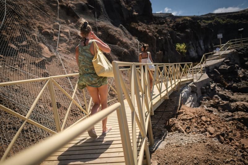 Abre la playa del Bollullo, en La Orotava