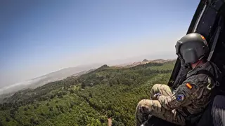 La batalla contra el fuego desde el aire en los montes de Tenerife