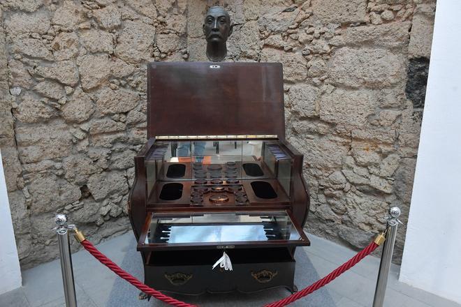 El Cabildo de Gran Canaria compra 74 bienes de Benito Pérez Galdós para mostrarlos en su Casa-Museo