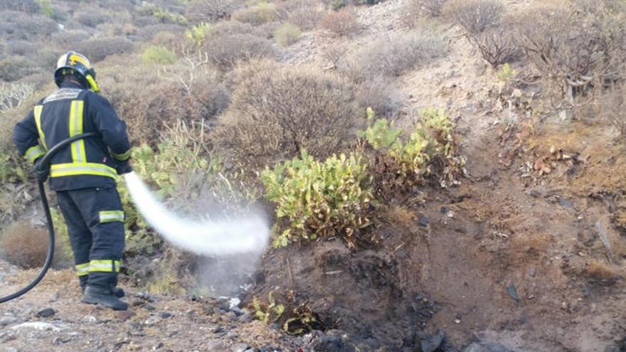 Pillado tras quemar unos cartones en un barranco de la capital