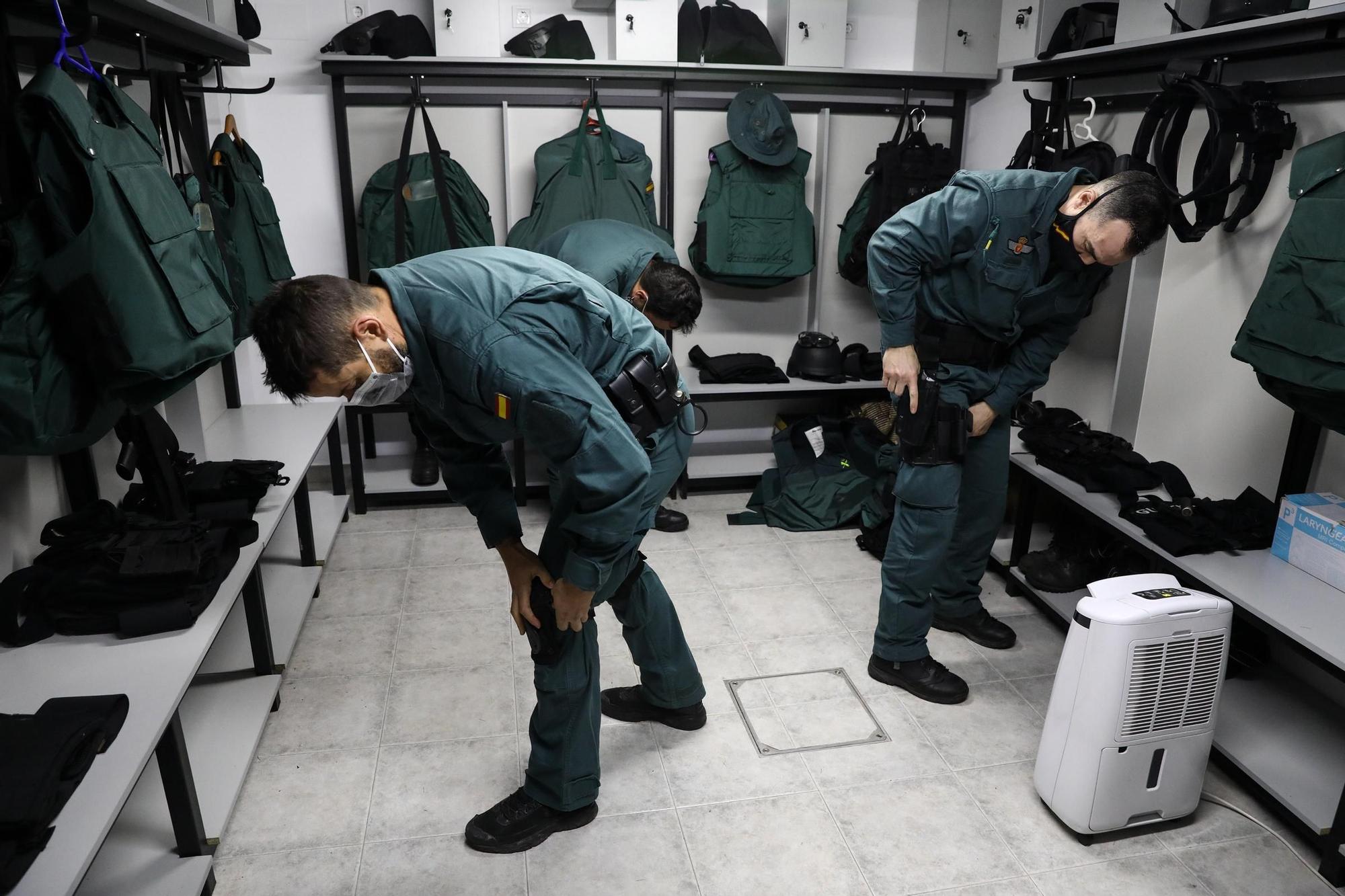 Así se trabaja en la Unidad de Seguridad Ciudadana de la Guardia Civil de Gijón