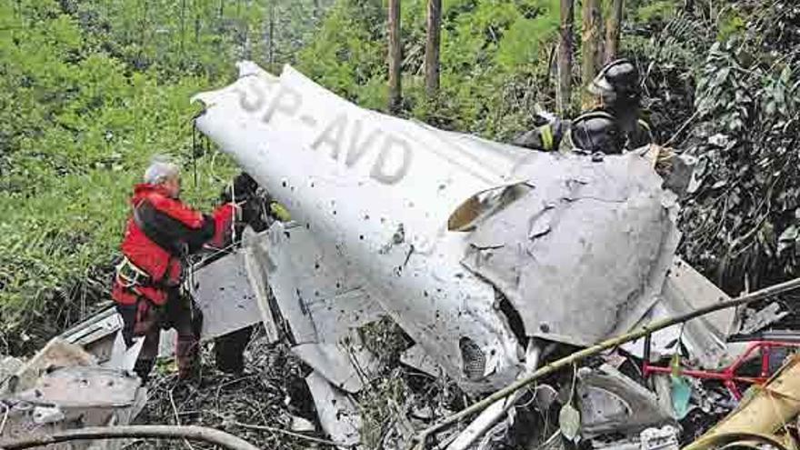 Cuatro muertos al estrellarse dos avionetas en Asturias