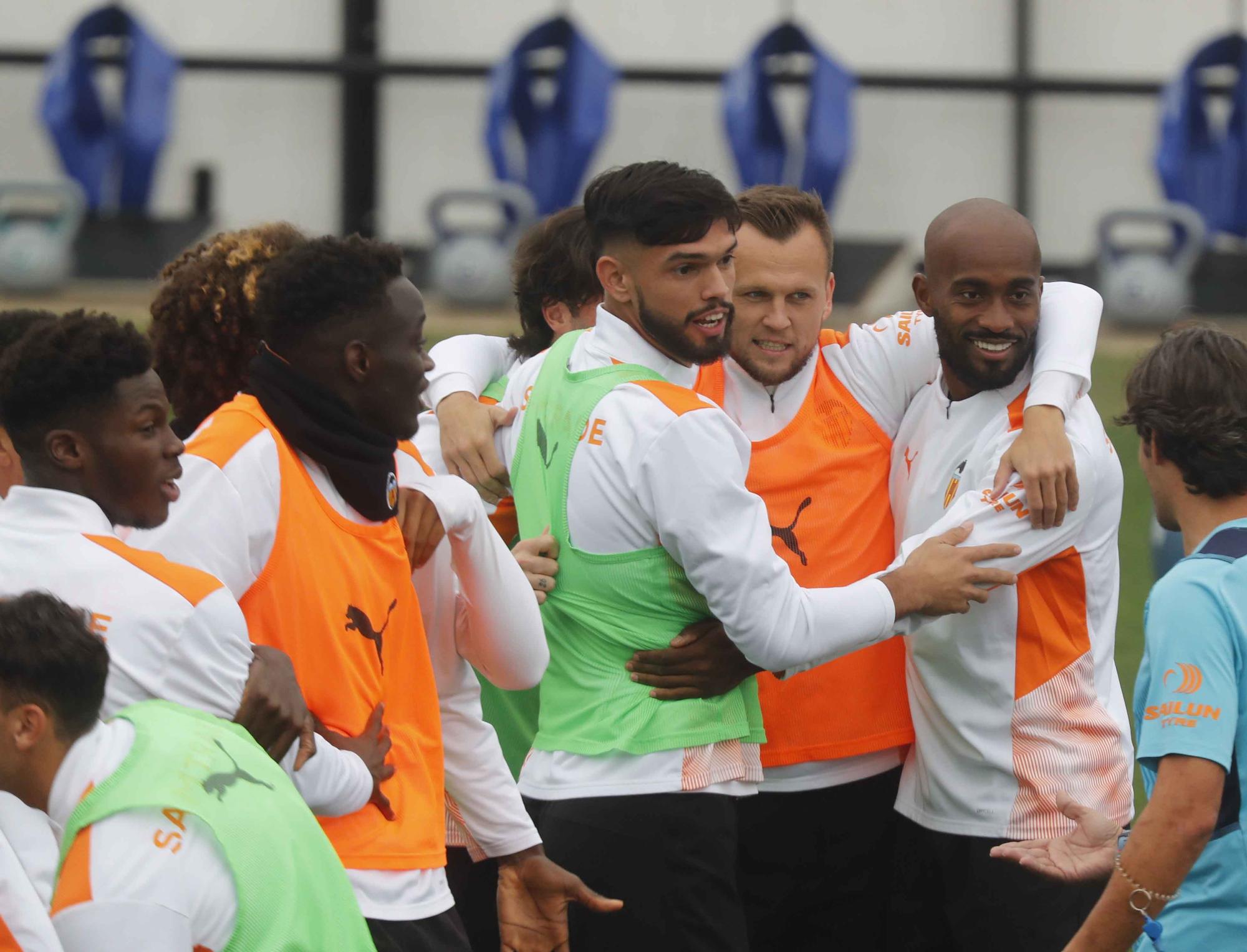 Última sesión antes del partido frente a la Real Sociedad para el Valencia