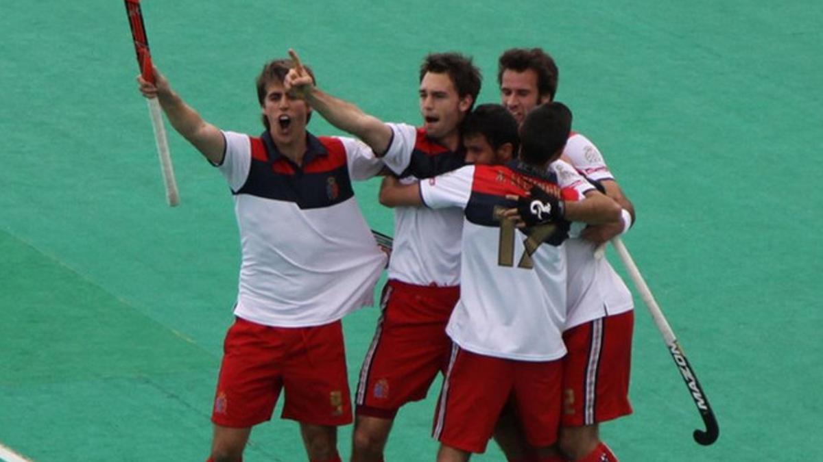 Los jugadores del RC Polo celebrando un nuevo título