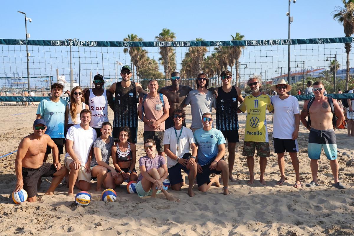 las instalaciones del BeachBol Valencia se convirtieron en el búnker de las selecciones internacionales de Argentina y Qatar.
