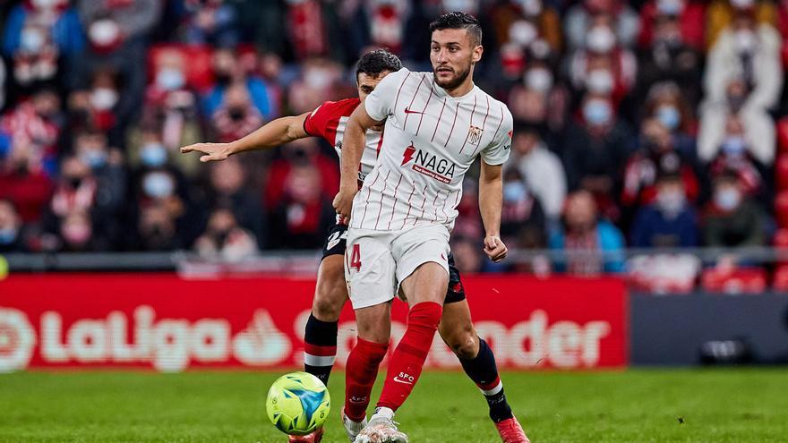 Óscar Rodríguez con la camiseta del Sevilla.