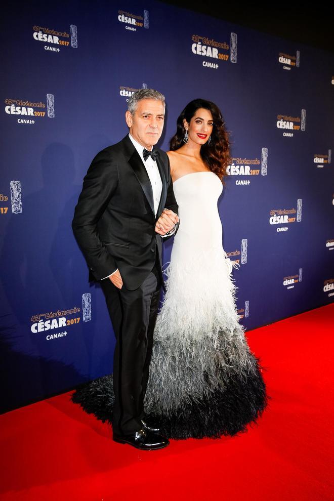 George Clooney y Amal Alamuddin en los premios Cesar en Paris