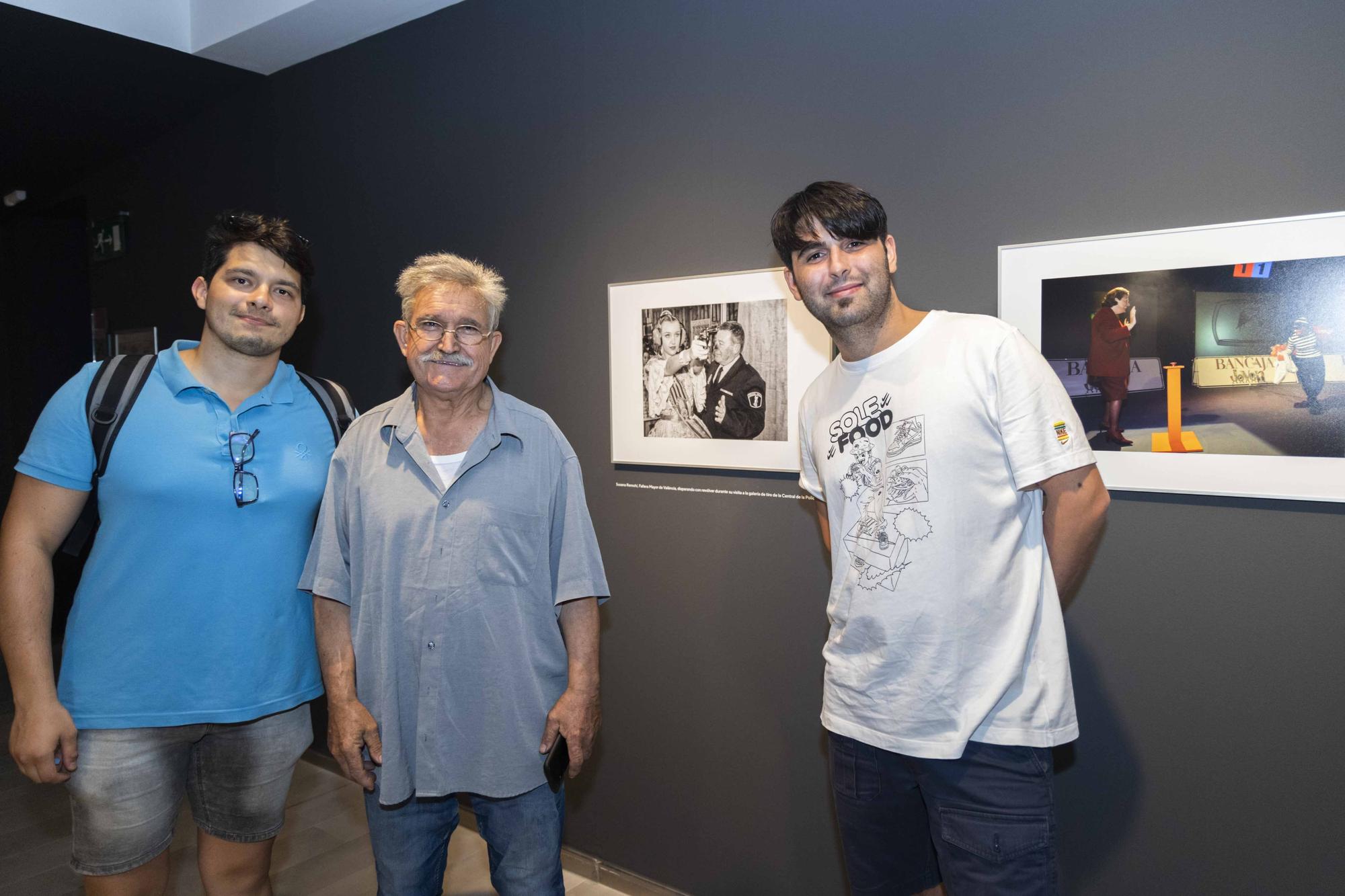 Llenazo en la inauguración de "Miradas" de José Aleixandre