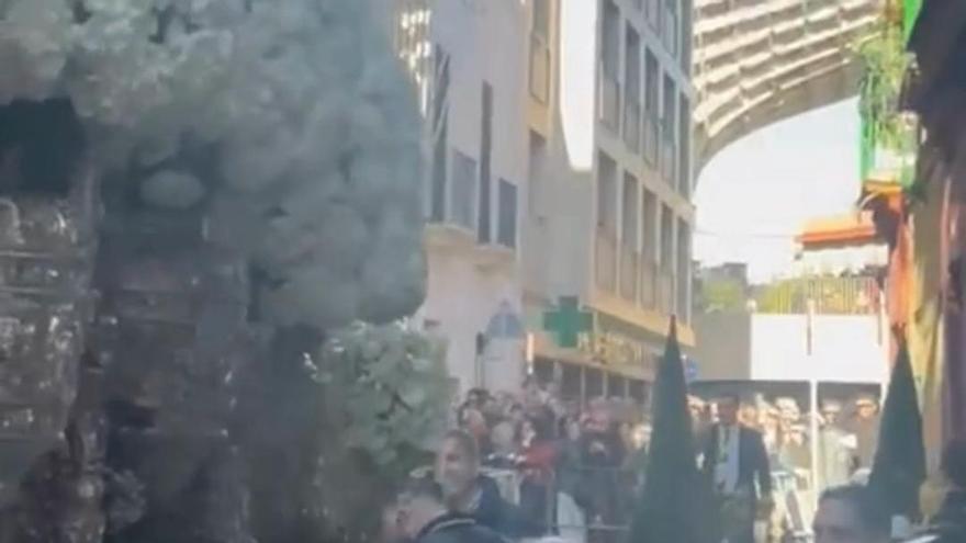 Vídeo | La Macarena cambia su recorrido de forma improvisada