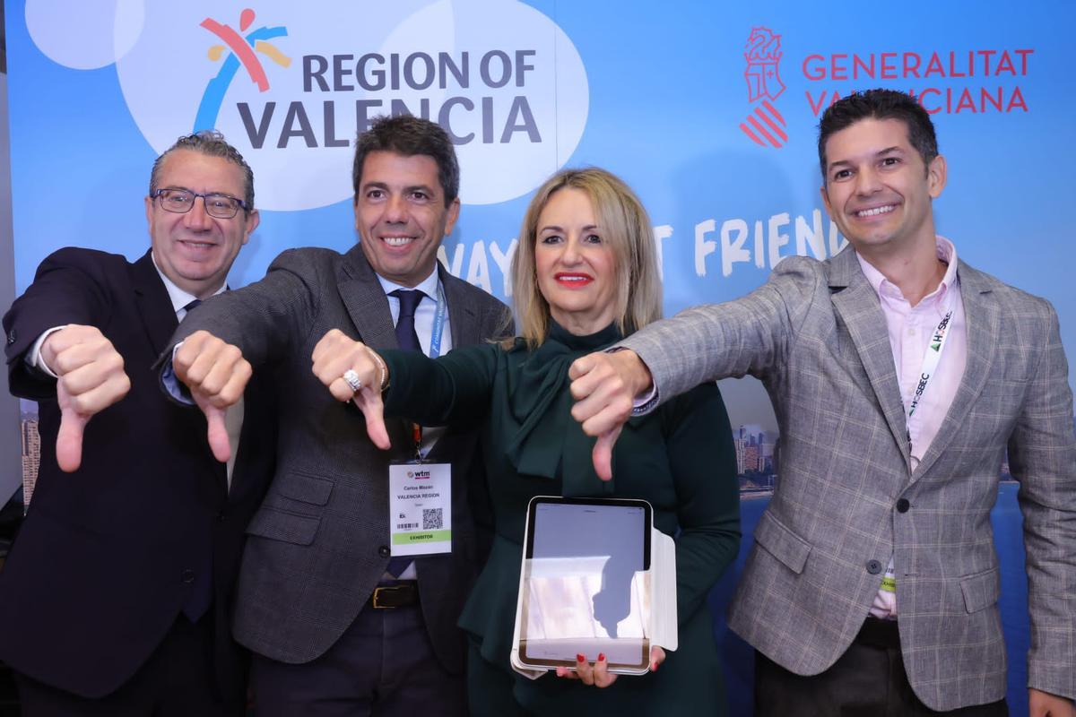 Nuria Montes, Carlos Mazón y Fede Fuster, de Hosbec