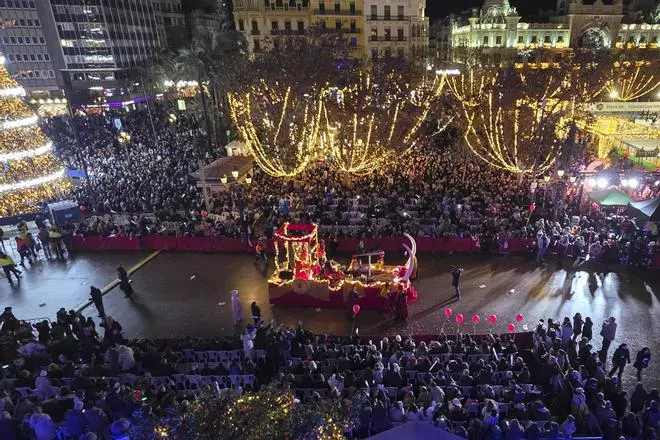 La cabalgata de Reyes Magos en València, en imágenes