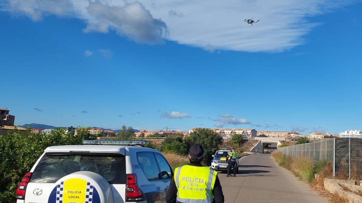 Las patrullas de la Policía Local de Vila-real ya han iniciado los controles de seguridad en el término municipal y usan drones para mejorar la eficiencia. .