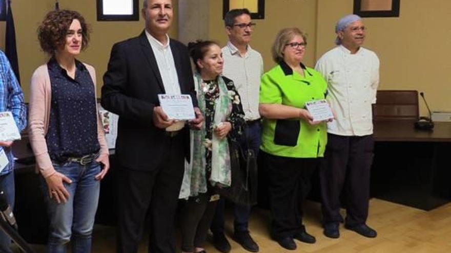 El Ayuntamiento entrega los premios de la Ruta de la Tapa celebrada hace dos semanas