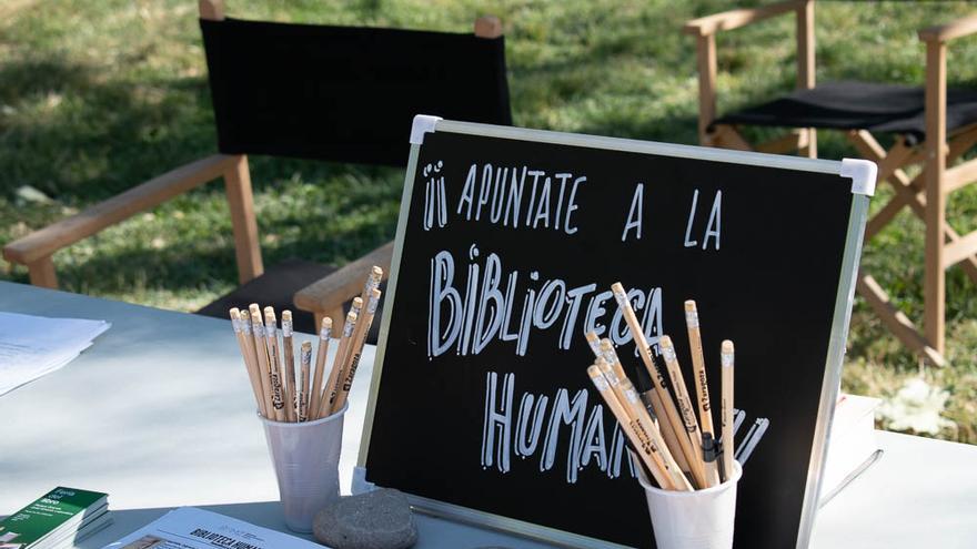 La IV edición de la Biblioteca Humana se traslada al Parque Grande durante la Feria del Libro