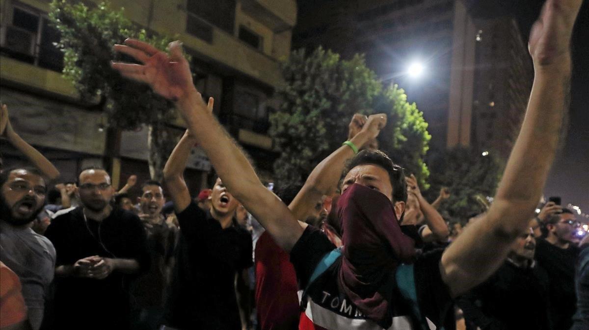 zentauroepp49965638 small groups of protesters gather in central cairo shouting 190921162334 zentauroepp49965638 small groups of protesters gather in central cairo shouting 190921162334